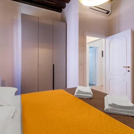公寓 Querini Suite-balcony On Canal, Close To San Marco *