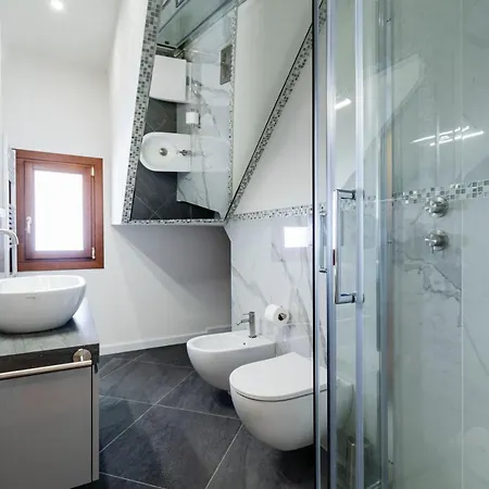 Querini Suite-balcony On Canal, Close To San Marco Appartement